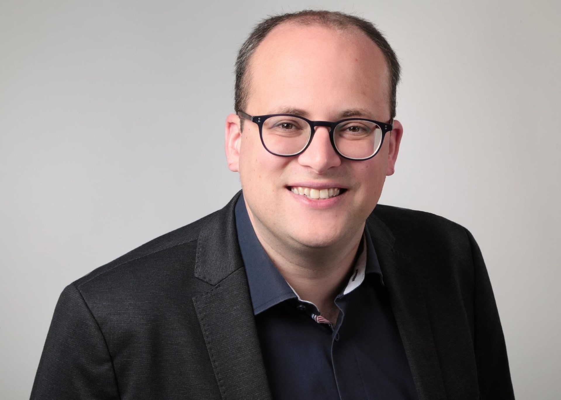 Porträtfoto von Daniel Born